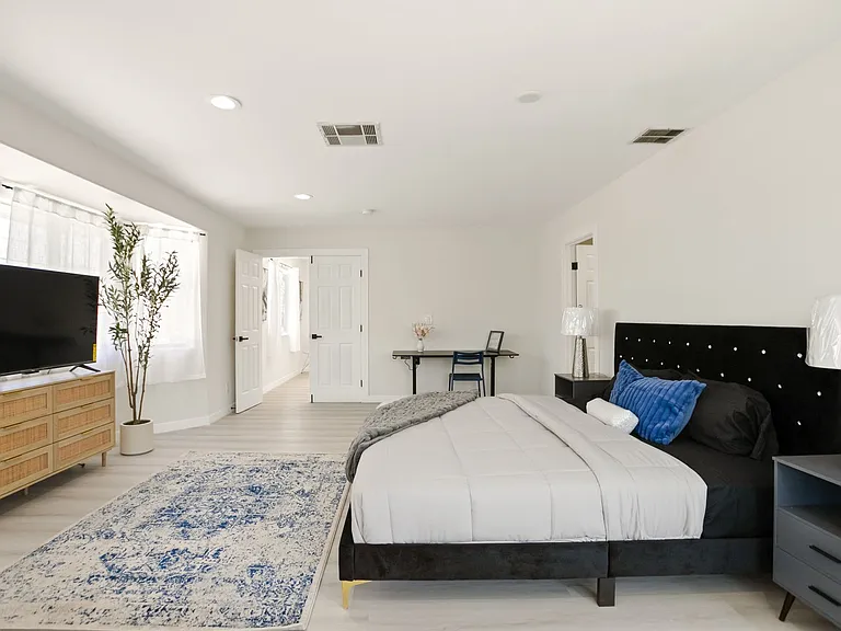 7904 Tampa Ave — Photo 20