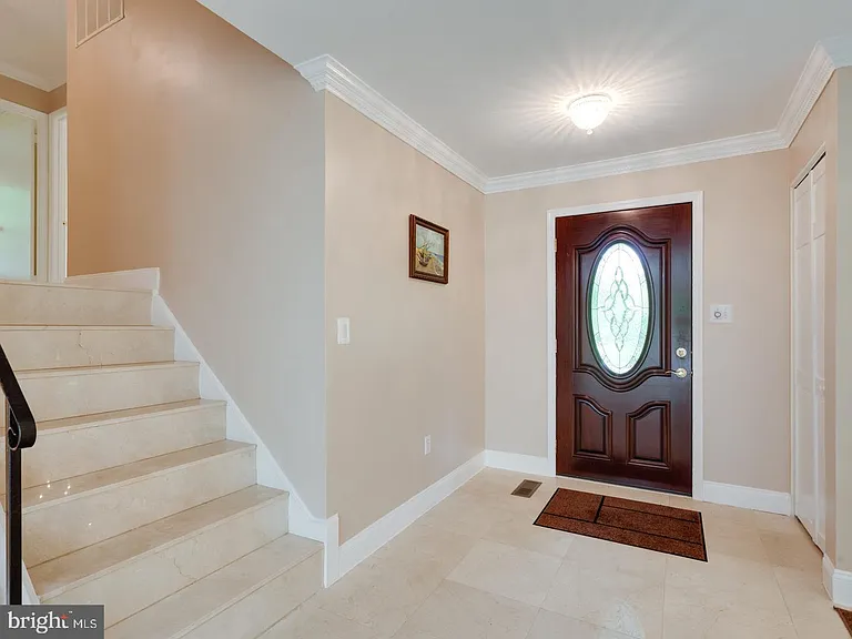 10522 Brevity Dr — Photo 2