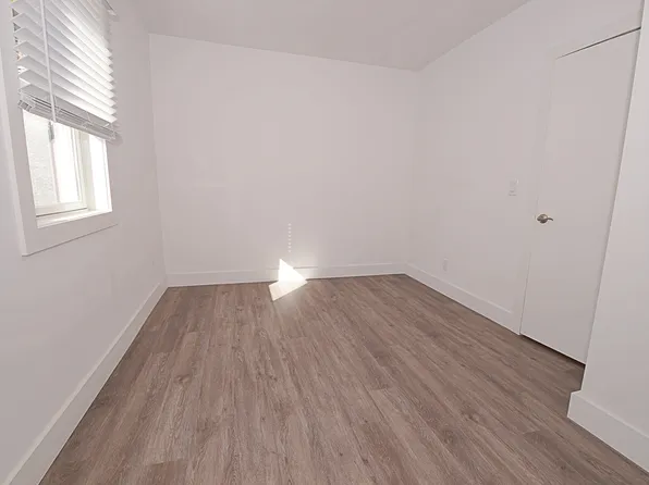 34 Hilliard Avenue image 22 of 33