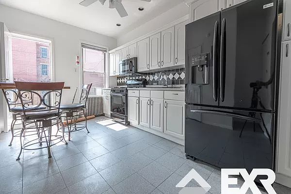 1st image of 174 Throop Ave #L3r