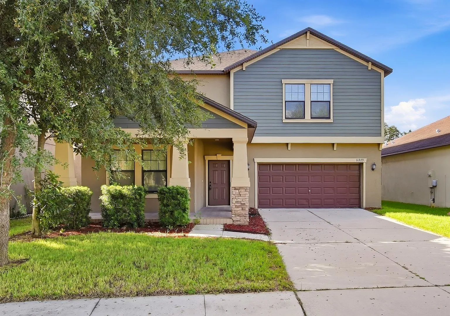 Family-Friendly 5BR Home in The Enclave at Boyette — Photo 1