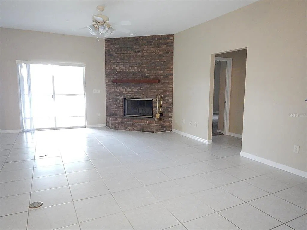 2 bed, 2.0 bath, 1761 sqft, $2,200 — Photo 4