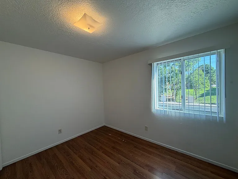 8444 Spain Rd NE — Photo 24