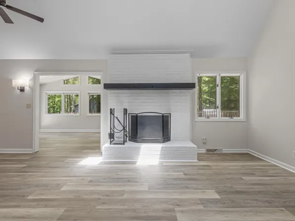 1 Tallwood Trl, Palmyra, VA 22963