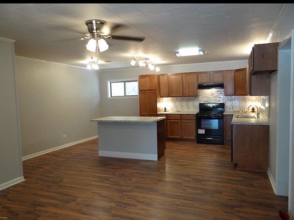 5th image of 227 Magnolia St