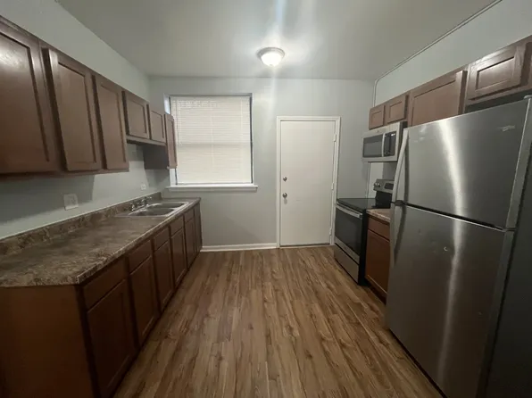 9 N Keeler Ave #305, Chicago, IL 60624