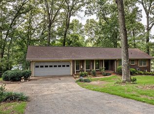 3 Ridgewood Dr, Cartersville, GA 30120
