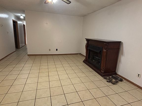 4th image of 10 Chatham St #A