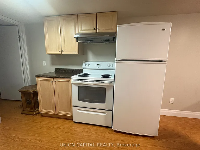 248 James Ave #LOWER — Photo 9