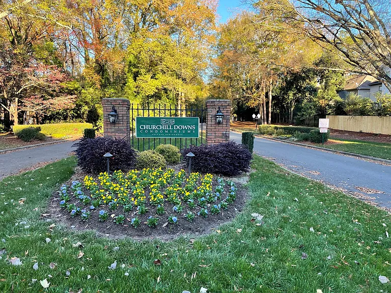 1032 Churchill Downs Ct #B — Photo 20