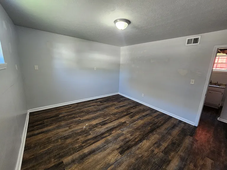1300 Oakwood Ave #1 — Photo 10