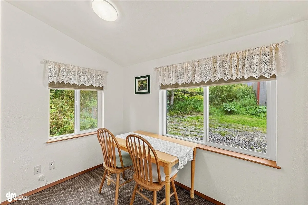 1 bed, 850 sqft, $1,900 — Photo 4
