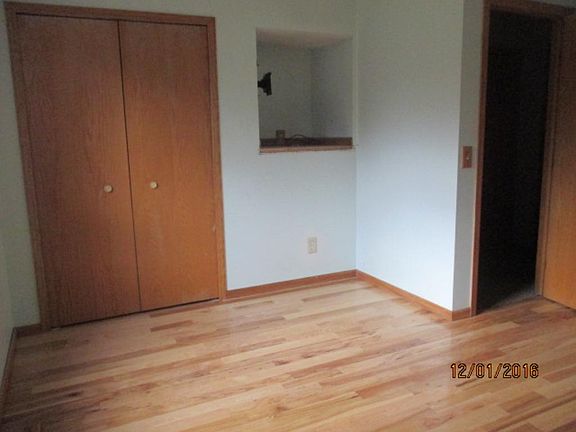 5th image of 6204 Oak St
