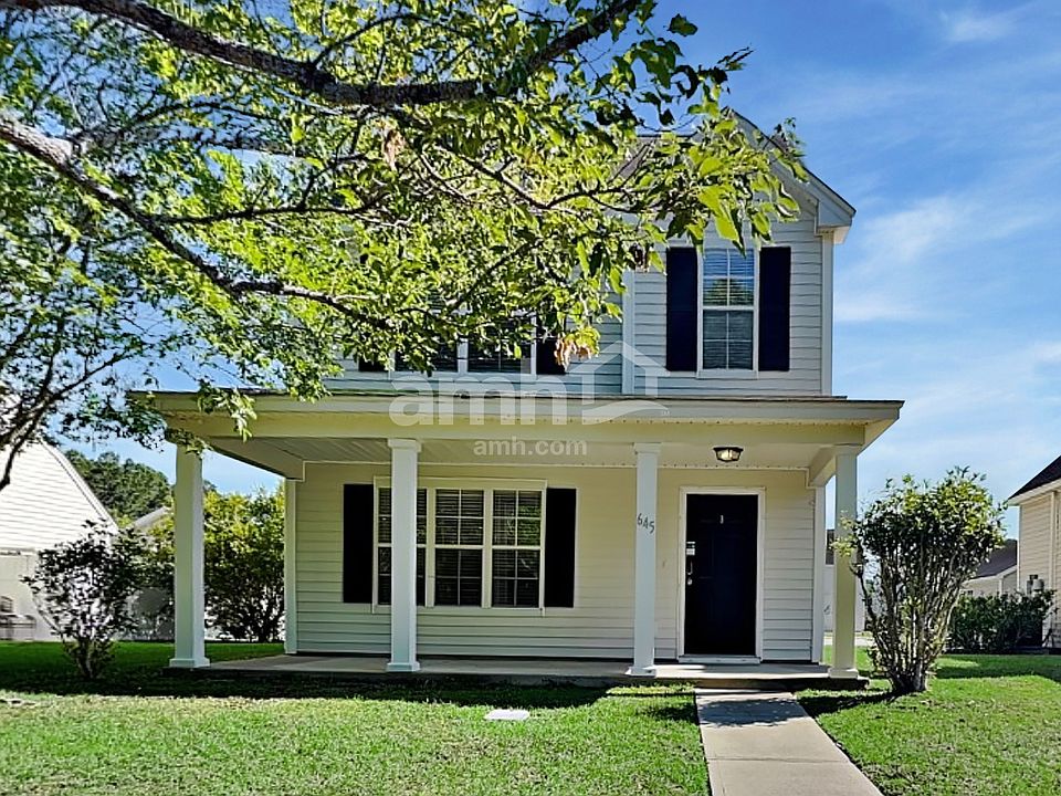 1st image of 645 College Park Cir