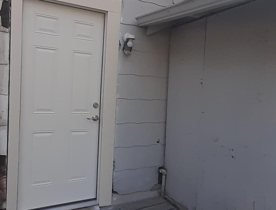 1st image of 247 Bristol Ave #3