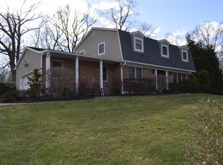 7 Stonehedge Dr, West Nyack, NY 10994
