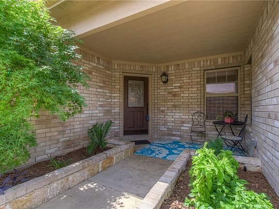 2nd image of 5834 Pinebrook Dr