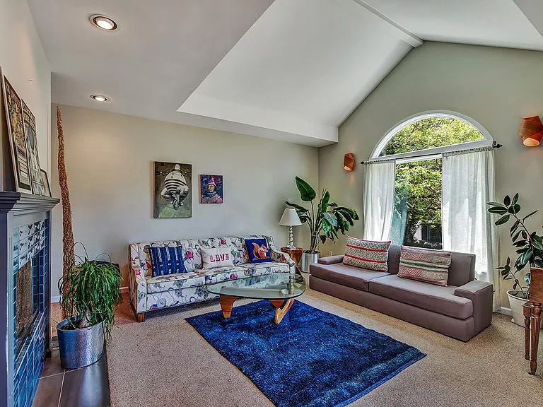 8150 Ragle Pl — Photo 2