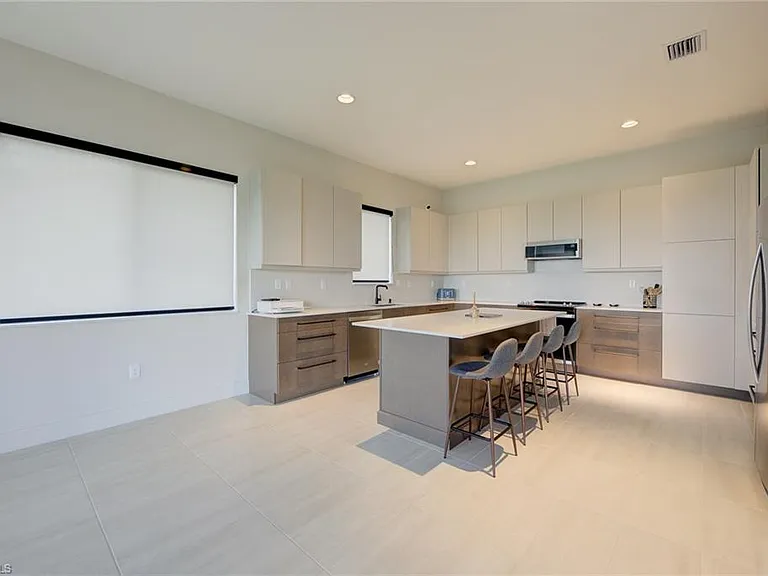 4843 Frattina St — Photo 14