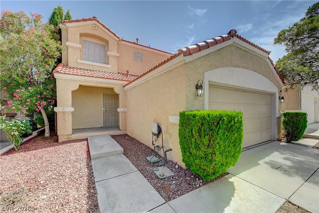 4 bed, 3.0 bath, 1572 sqft, $1,995 — Photo 4