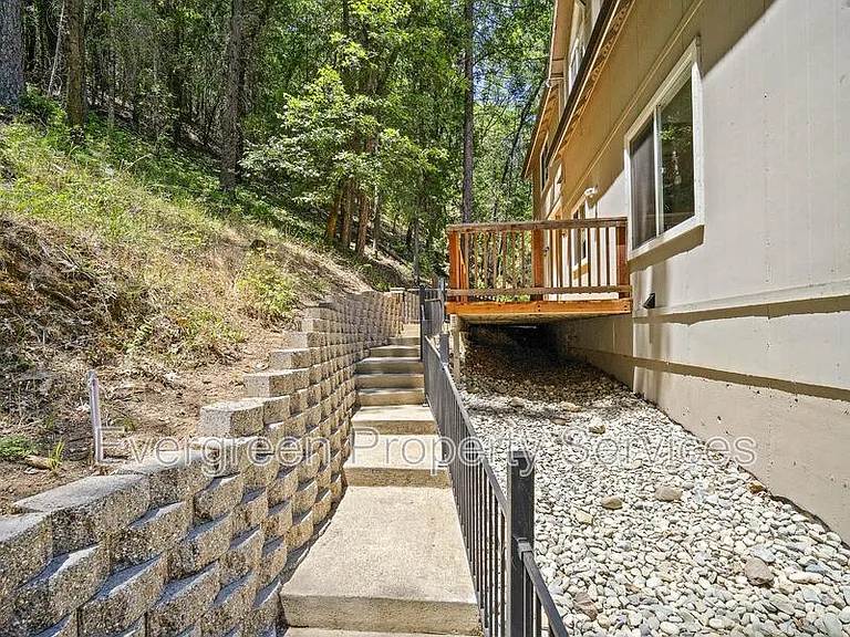 1932 Tecolote Dr — Photo 2