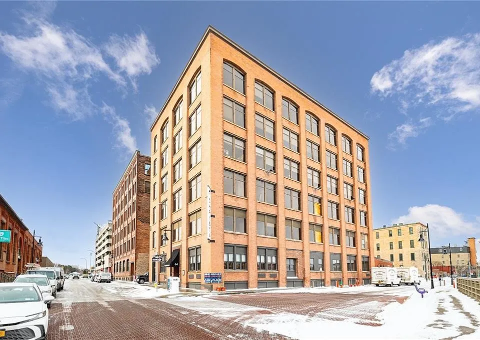64 Commercial St #301