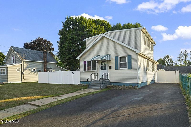 2nd image of 842 Adams Street