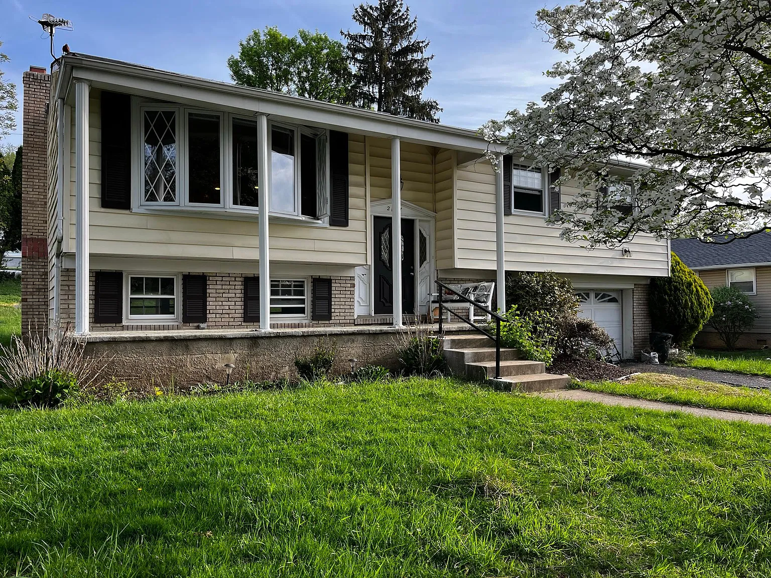 2147 Suburban Greens Dr photo 1