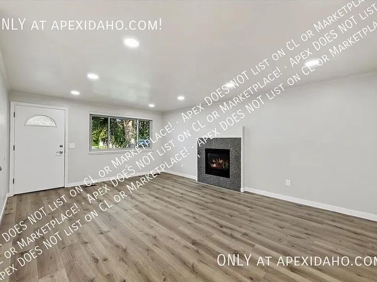 249 S Harlan Pl — Photo 8