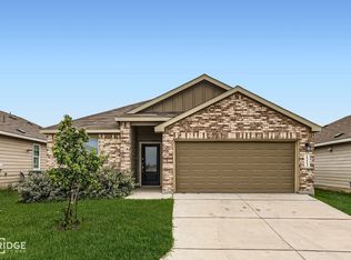 1212 Treehouse Ln, New Braunfels, TX 78130