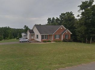 1402 Fall Leaves Ct, Graham, NC 27253