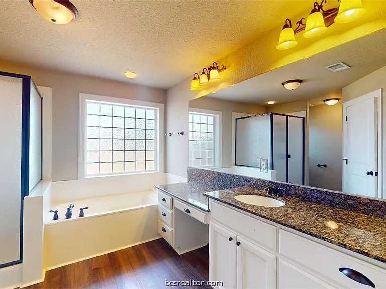 3925 Devrne Dr — Photo 14