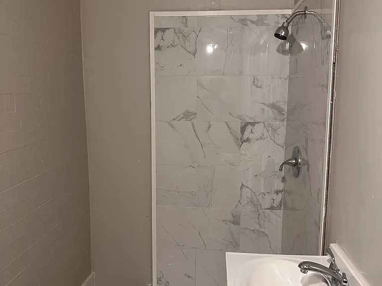 1019 Hill Ave — Photo 12