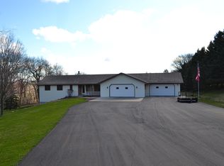 W10960 Thistledown Dr, Lodi, WI 53555