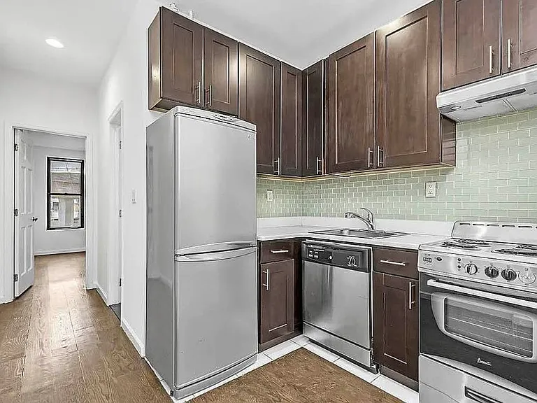 32 Garnet St #4LL — Photo 2