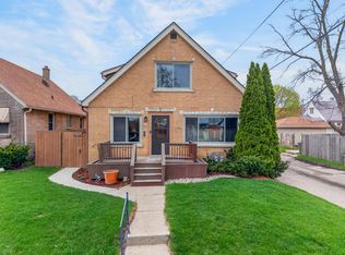 3521 S 11th St, Milwaukee, WI 53221