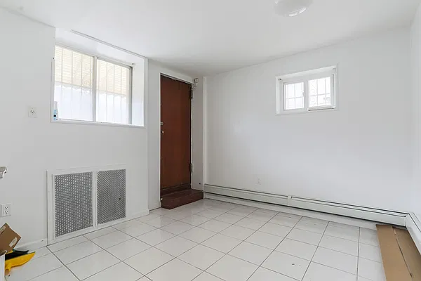 Sold by Momentum Real Estate LLC | media 10