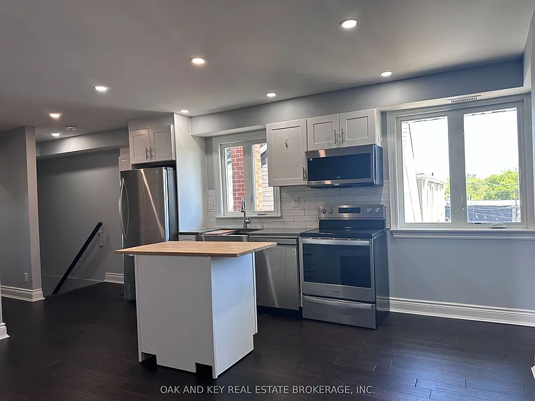 6 Lapp St #UPPER — Photo 10