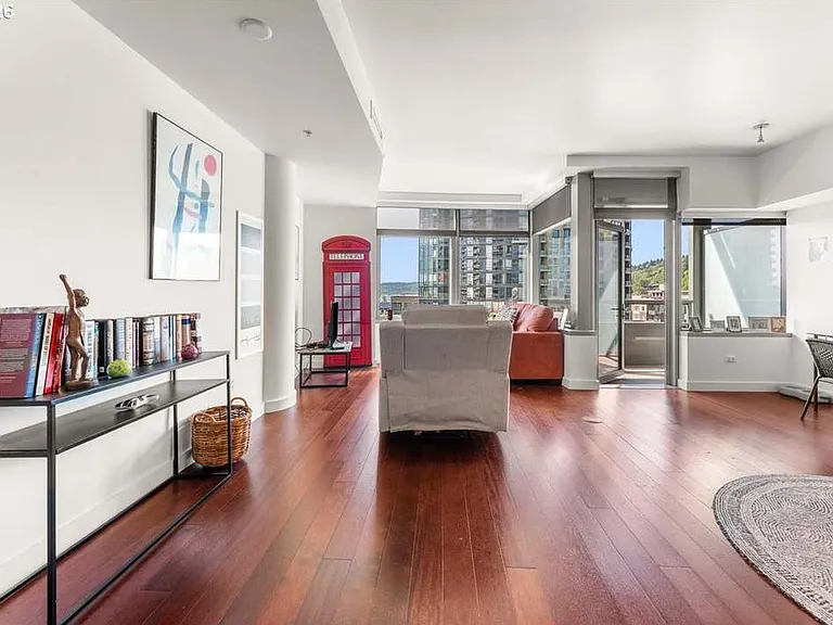 3601 SE River Pkwy #812 — Photo 1