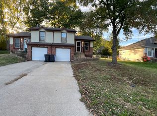 12806 S Blackfoot Dr, Olathe, KS 66062