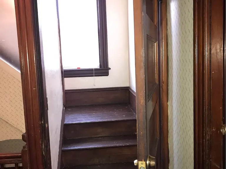 218 Washington Ave #3 — Photo 2
