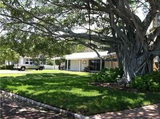 2626 Coffee Pot Blvd NE, Saint Petersburg, FL 33704