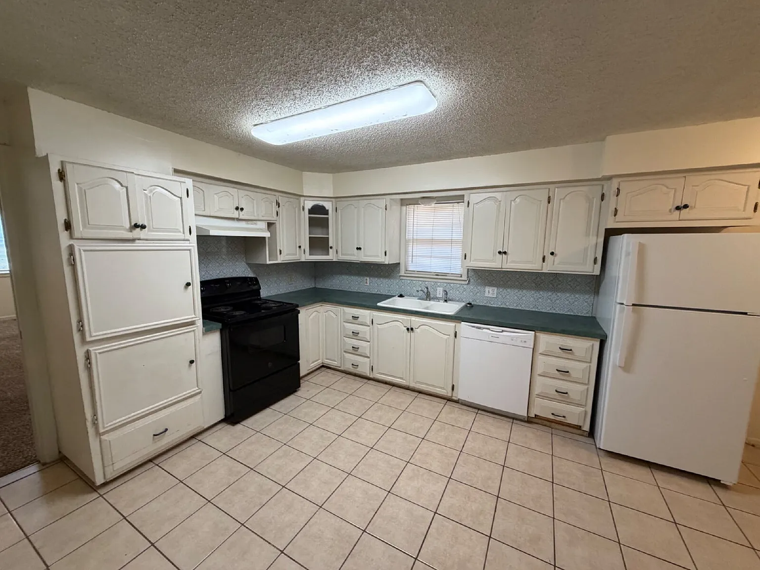 3 bed, 2.0 bath, 1257 sqft, $1,250 — Photo 4