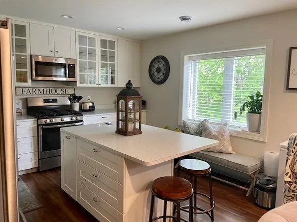 110 W 10th St, Dell Rapids, SD