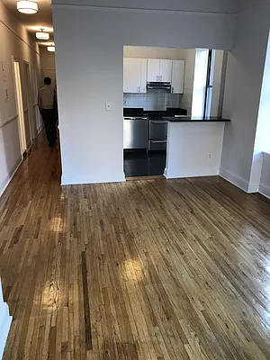 Rented by Metropolis Real Estate of Manhattan | media 10