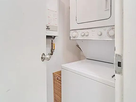 5th image of 196 7th Ave APT 1