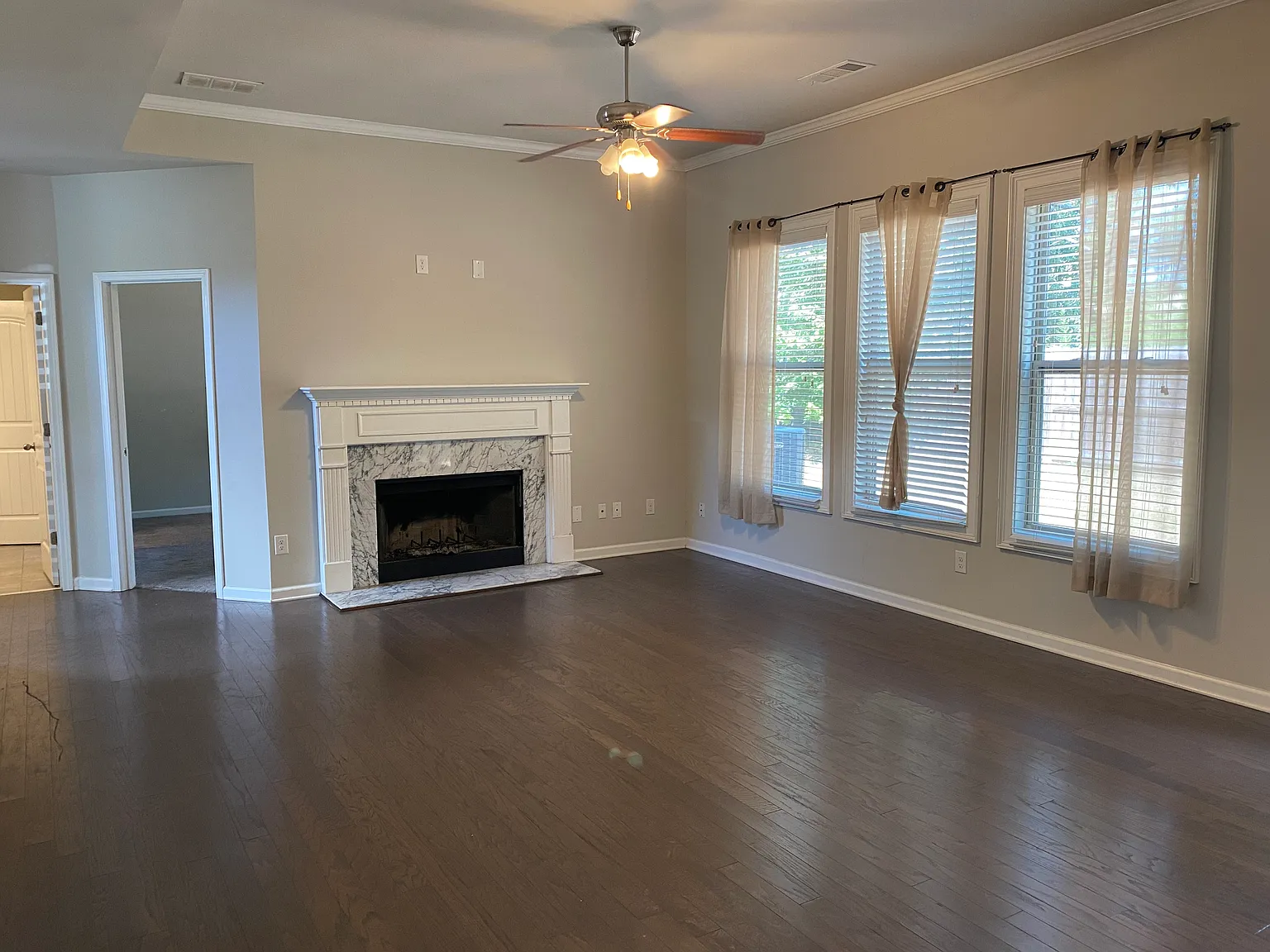 5 bed, 2847 sqft, $2,595 — Photo 3