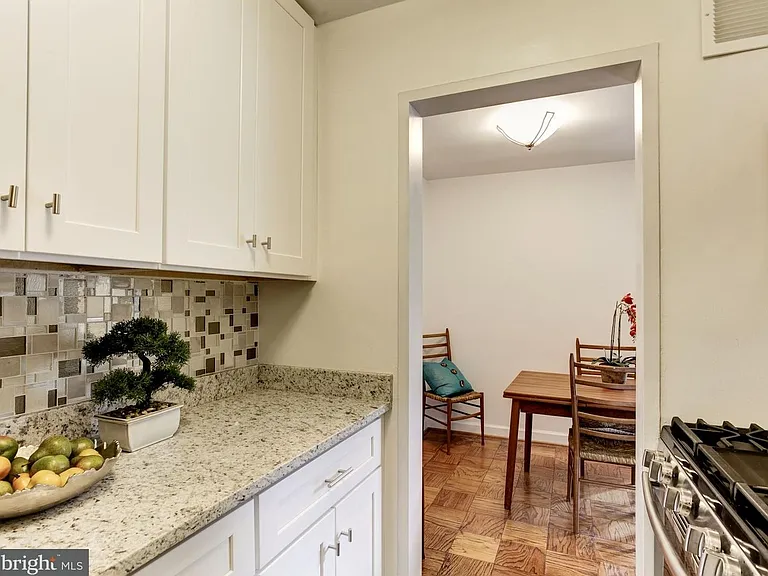 2400 41st St NW #203 — Photo 15