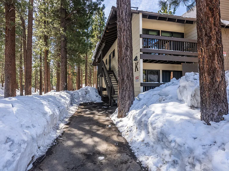 2289 Sierra Nevada Rd #K11 — Photo 32