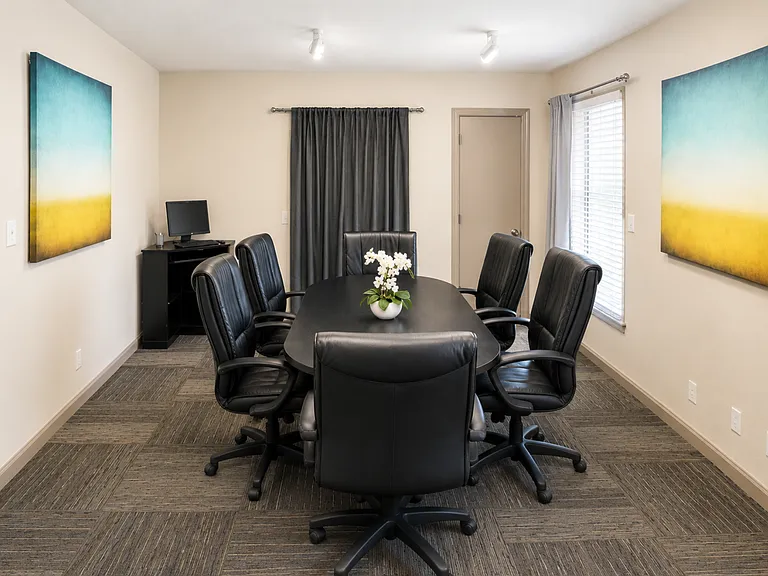 Lenexa Crossing Apartments — Photo 19